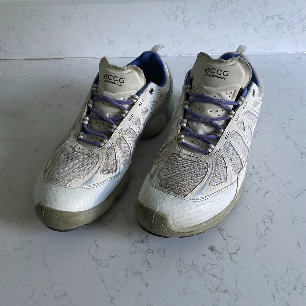 ECCO Biom Train White Gray Motion Women's Running Shoes Size 9-9.5 EUR 40